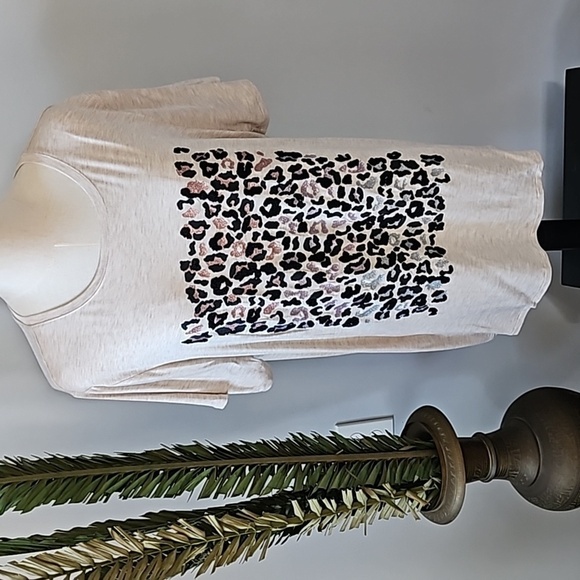 Apt.9 Ombre Glitter Leopard Print Short Sleeve Tee NWT - Picture 1 of 12